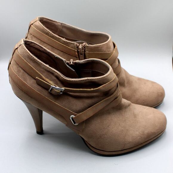 Fergalicious Chrissy Ankle Bootie Heels Size 10 - Picture 3 of 10
